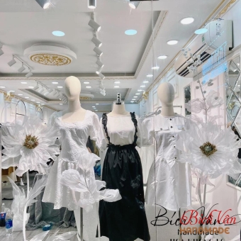 Hoa Khổng Lồ Trang Trí Cửa Hàng
